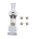 Stříbrný kovový mechanismus na utahování blchovéhostřunu s ornamentálními vzory. Na spodní části je vyryt nápis Ludwig. Vedle mechanismu jsou čtyři k…