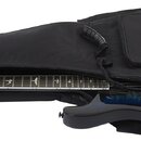 Černý polstrovaný obal na kytaru s nápisy PAUL REED SMITH GUITARS, PRS a SE. Z obalu částečně vyčnívá elektrická kytara s modře stínovaným topem a tm…