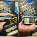Dvě fotografie znázorňují černou elektrickou kytaru s viditelným opotřebením povrchu a prachem. Ruka drží vyjmutý snímač, na kterém je nápis KENT ARM…