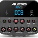 Elektronický bicí modul Alesis DMLITE DRUM MODULE v černé barvě. Displej zobrazuje modré číslice 008, vedle je ovladač VOLUME a tlačítko napájení. Mo…