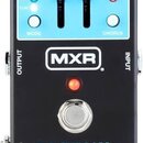 Černý kytarový efekt s modrým ovládacím panelem. Na panelu jsou nápisy VOLUME, INPUT GAIN, MODE a CHORUS, čtyři kontrolky s popisky DIST, EDGE, CLN1,…