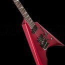 Tmavě červená elektrická kytara s ostrými hranami korpusu. Nástroj je vybaven dvěma černými humbuckery a černým tremolo mostem. Hmatník má trojúhelní…