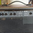 Zadní strana černého kytarového komba s nápisem ENGL Tube Guitar Amplifier GigMaster 30. Na zadním panelu jsou vstupy a výstupy s popisky Footswitch,…