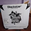 Bílá kartonová krabice s nápisem Blackstar AMPLIFICATION a grafickým motivem s textem The Sound in your head. Na štítku je uveden model HT-1R Combo w…