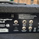 Zadní panel černého komba s nápisem WorkingPro™ 12 a logem SWR. Je zde uveden text SWR, Corona, CA www.swrsound.com Made in Mexico a sériové číslo M1…