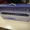 Kartonová krabice s produktem RockTron. Na povrchu je velký nápis ROCKTRON TECHNOLOGY FOR GUITARISTS a níže označení PATCHMATE LOOP 8. Uprostřed je v…