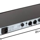 Černý rackový přístroj v kovovém šasi. Na předním panelu jsou nápisy OUT, FOOT SWITCH, OUTPUT, SANSAMP, UNEFFECTED, FOOT SWITCH, OUTPUT, SANSAMP, UNE…
