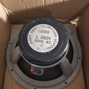 Reprojemení v kartonové krabici s šedým rámem a černým magnetem. Na bílém štítku je uveden nápis RFT FERNMELDEWERK LEIPZIG, model L 3501 a parametry…