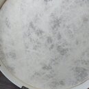 Bílá bubenová kože s bílým plastovým rámem. V horní části je černý nápis REMO pod logem koruny a text POWERSTROKE P3 FIBERSKYN FD FELT TONE U.S. Pate…