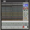 Černý digitální mixážní pult s bílými popisky a řadou posuvníků v dolní části. V levém horním rohu je logo KORG a nápis SoundLink, v pravém horním ro…