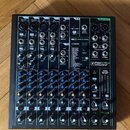 Černý mixovací pult s označením ProX10 USB 10-CHANNEL MIXER. Zařízení obsahuje deset vstupních kanálů s ovládacími prvky pro Gain, EQ a Level, digitá…