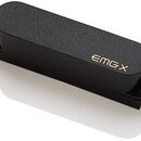 Černý humbucker s matným povrchem a plastovým krytem. Na pravé straně krytu je zlatý nápis EMG X. Snímač je osazen montážními ušima s otvory pro šrou…
