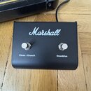 Černý efekt pedál s bílým logem Marshall. Na horní straně jsou dvě stoupacívka s popisky Clean : Crunch a Overdrive. Povrch je matný a v dobrém stavu…