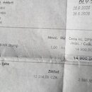 Fotografie zachycuje papírový účetní doklad s nápisem Učtenka (daň. doklad). V seznamu položek je uveden Multiefekt Line6 HX Stomp v množství 1,00 ks…