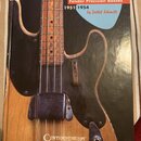 Fotografie znázorňuje knihu s motivem detailu basové kytary na obálce. V pravém horním rohu je nápis „Fender Precision Basses 1951-1954 by Detlef Sch…