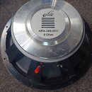 Kruhový reproduktor s černým rámem a stříbrným kovovým krytem středového kaloty. Na krytu je nápis „acoustics TVM“, modelové označení „ARA-389-00/8“…