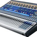 Míčovací pult s černým horním panelem a stříbrným spodním šasi. V pravém horním rohu je bílé logo PreSonus. Zařízení obsahuje řadu posuvníků, modré a…