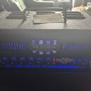 Černý basový zesilovač v texturovaném pouzdře s madlem. Na předním panelu je nápis MESA ENGINEERING a modelové označení BASS PRODIGY TUBE POWER. Zaří…