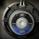Černý reproduktor s nápisem INSTRUMENT SPEAKER a logem Peavey. Na středovém magnetu je modrý kruhový nápis BLUE MARVEL, označení 8 OHMS a sériové čís…