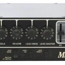 Černý kytarový předzesilovač s bílými nápisy a ovládacími prvky. Na předním panelu je logo Mesa/Boogie, nápis STUDIO PREAMP™ a řada ovladačů s popisk…