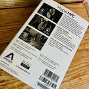 Zadní strana bílého obalu od mikrofonu s názvem HypeMIC. Na krabici je logo APOGEE, nápisy v několika jazycích a technické specifikace jako 96kHz 24b…