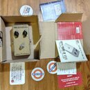 Kytarový efekt v zlatavém kovovém šasi s nápisem TONE BENDER MKI a logem British Pedal Company. Zařízení má dva černé ovládací knofíky, jeden spínací…