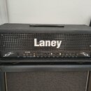 Kytarový kombo zesilovač značky Laney v černém provedení s mřížkou reproduktoru. Na ovládacím panelu je uveden model LX120RH a řada Noise Exhaustion.…