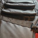 Černý textilní obal na hudební nástroj s dvěma předními zipovými kapsami. Na horní kapse je vyšívané logo Ibanez. Povrch materiálu je v dobrém stavu,…