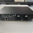 Zadní strana černého přístroje značky SENNHEISER, model SR IEM G4. Na štítku jsou uvedeny údaje Prod. Code: 577357 a Ser. No.: 4120680, dále nápisy F…