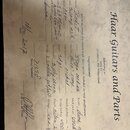 Fotografie dokumentu s názvem Haar Guitars and Parts. Jde o certifikát specifikací custom kytary s ručně vyplněnými údaji, včetně modelu Tdd.T a séri…