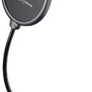Černý popfilter s kulatým tvarem a kovovým rámem, který je připojen k ohybnému černému rameni. Na sítce je bílý nápis K&M KÖNIG & MEYER stands for Mu…