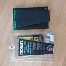 Černý volume pedál s nápisem MORLEY Little Alligator. Vedle něj je v plastovém obalu originální krabice s nápisem MORLEY Steve Vai little Alligator V…