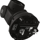 Černý světelný efekt značky eurolite, model LED TRYX-X1. Na spodní straně je štítek s nápisy: „LED TRYX-X1 Moving Head Beam“, „No. 109417“ a „EAN 402…