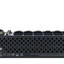 Zadní strana černého rackového zařízení značky ALLEN&HEATH. Na zadním panelu jsou umístěny napájecí spínač, vstup Ext DC In 12V 5A, řada konektorů a…