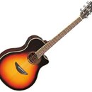 Akustická kytara s vyřezem v těle a barvou přecházející z černé přes oranžovou do žluté. Na hlavě hрифu je bílý nápis YAMAHA. Nástroj má hnědý hmatní…