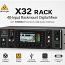 Digitální mixážní pult v rackovém provedení značky behringer, model X32 RACK. Zařízení je černé s LCD displejem, několika ovládacími tlačítky a dvěma…