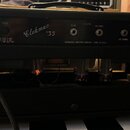 Zadní strana černého kytarového zesilovače s nápisem Clubman '35 a MATCHLESS AMPLIFIER COMPANY MADE IN U.S.A. Na panelu jsou vidět konektory SEND, RE…