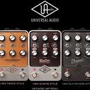 Tři efektové pedály značky UNIVERSAL AUDIO z řady UAFX MODEL AMP PEDALS. První je hnědý s nápisem WOODROW a označením 1955 TWEED STYLE, druhý je stří…