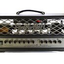 Kytarový zesilovač značky Randall v černém provedení s kovovou mřížkou na přední straně. Na ovládacím panelu jsou nápisy RT50, 50 WATT ALL TUBE AMPLI…