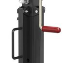 Černý teleskopický zvedák s manuální klikou a červenou rukojetí. Na těle jsou viditelné nápisy VIB, TE-034 a TELESCOPIC LIFTER. Spodní část konstrukc…
