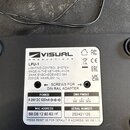Fotografie zachycuje zadní stranu černého elektronického zařízení s bílým štítkem. Na štítku je logo VISUAL PRODUCTIONS a název modelu LPU-1, dále ná…