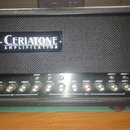 Černý kytarový zesilovač s nápisem Ceriatone AMPLIFICATION. Přední panel obsahuje řadu ovládacích knoflíků s popisky: MASTER, BASS, MIDDLE, TREBLE, G…