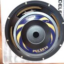 Černý reproduktor s modro-žlutým středovým štítekem. Na štítku jsou nápisy CELESTION, 200 watt a PULSE10 s doplňkem CELESTION INTERNATIONAL LTD. Povr…