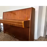 Prod&aacute;m pianino Petrof