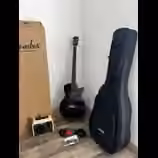 Elektroakustick&aacute; baskytara Fender