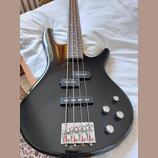 IBANEZ GSR200  (aktivní) ve velmi solidním stavu.
