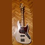 Pickguard na Fender jazz bass deluxe 2012 usa