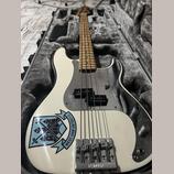 Prodám Fender Steve Harris Precision Bass – signature model.