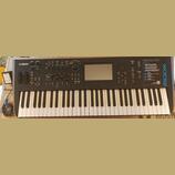Yamaha MODX6 (fungl, 6 let ve skříni) - prodáno