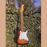 FENDER STRATOCASTER